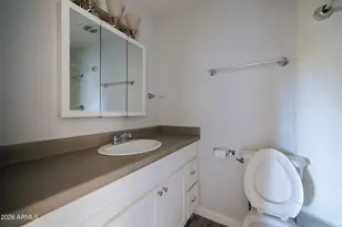 2947 N 39th St, Phoenix, AZ 85018 - Photo 8