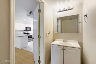 860 N McQueen Rd, Chandler, AZ 85225 - Photo 8