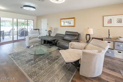 9605 W Briarwood Circle, Sun City, AZ 85351 - Photo 4