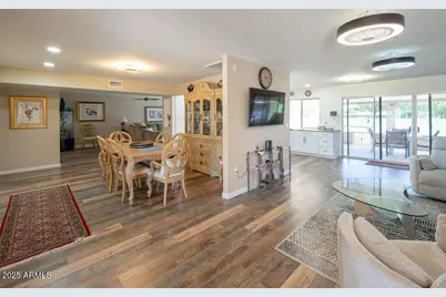9605 W Briarwood Circle, Sun City, AZ 85351 - Photo 2