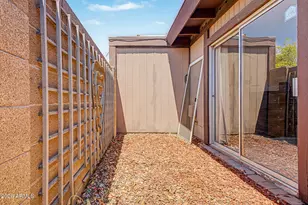 1827 E Kirkland Ln, Tempe, AZ 85281 - Photo 24