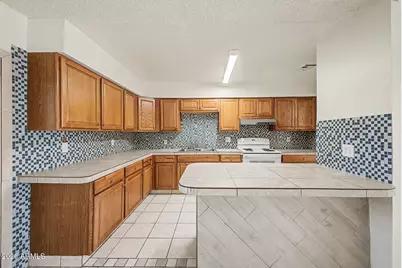 8141 W Indianola Avenue, Phoenix, AZ 85033 - Photo 14