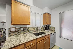 10610 S 48th St, Phoenix, AZ 85044 - Photo 4