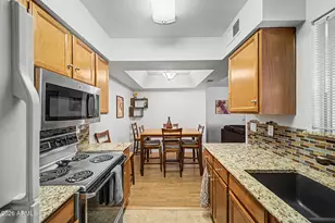 10610 S 48th St, Phoenix, AZ 85044 - Photo 6