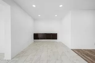 6340 W Avalon Dr, Phoenix, AZ 85033 - Photo 10