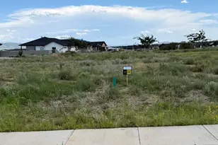 5049 N Holmes St, Prescott Valley, AZ 86314 - Photo 2