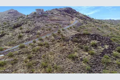 3217 W Blue Eagle Lane #-, Phoenix, AZ 85086 - Photo 2