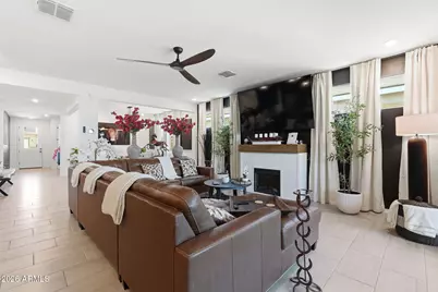 4564 W Gilbert Lane, San Tan Valley, AZ 85144 - Photo 8