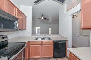 18837 N 34th Dr, Phoenix, AZ 85027 - Photo 4
