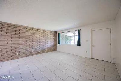 2219 W Morten Avenue #Apt 3, Phoenix, AZ 85021 - Photo 8