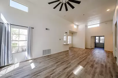 11333 N 92nd Street #1102, Scottsdale, AZ 85260 - Photo 2