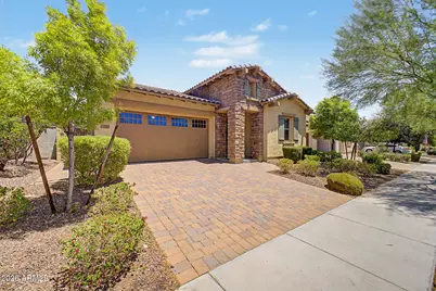 20516 W Carlton Mnr Manor, Buckeye, AZ 85396 - Photo 2
