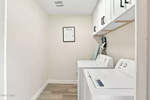1725 S Marilyn Ann Dr, Tempe, AZ 85281 - Photo 14