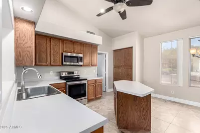 359 E Horseshoe Avenue, Gilbert, AZ 85296 - Photo 12