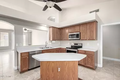 359 E Horseshoe Avenue, Gilbert, AZ 85296 - Photo 14