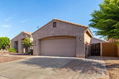 359 E Horseshoe Avenue, Gilbert, AZ 85296 - Photo 4
