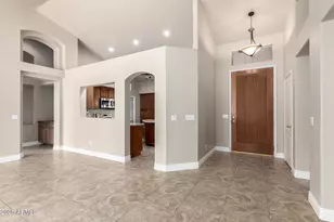 359 E Horseshoe Ave, Gilbert, AZ 85296 - Photo 8