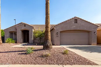 359 E Horseshoe Avenue, Gilbert, AZ 85296 - Photo 2