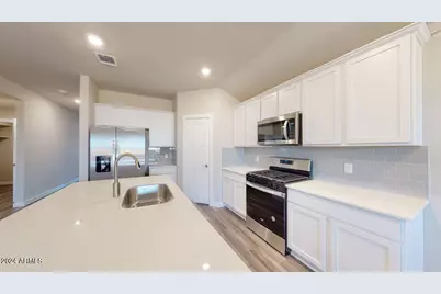 2824 W Sable Avenue, Apache Junction, AZ 85120 - Photo 6