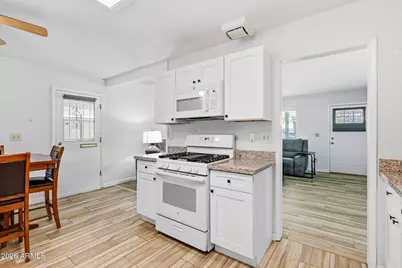 11042 W Canterbury Drive, Sun City, AZ 85351 - Photo 18
