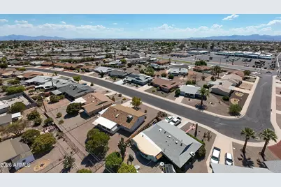 11042 W Canterbury Drive, Sun City, AZ 85351 - Photo 46
