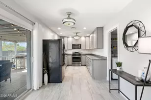 1301 W Kerry Ln, Phoenix, AZ 85027 - Photo 4