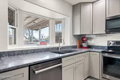 1301 W Kerry Lane, Phoenix, AZ 85027 - Photo 18