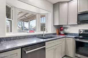 1301 W Kerry Ln, Phoenix, AZ 85027 - Photo 18
