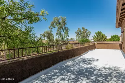 18152 W Paradise Lane, Surprise, AZ 85388 - Photo 34