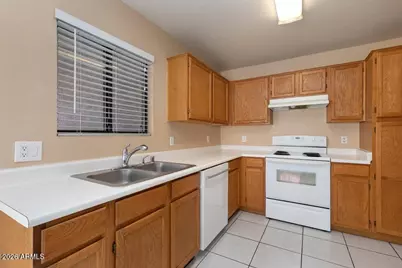 8541 W Highland Avenue, Phoenix, AZ 85037 - Photo 2