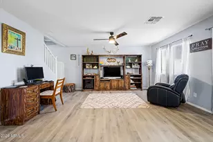 11426 W Madisen Ellise Dr, Surprise, AZ 85378 - Photo 4