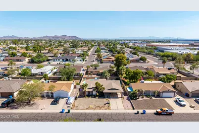 2233 W Sequoia Drive, Phoenix, AZ 85027 - Photo 34