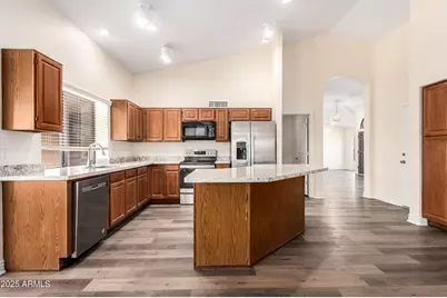 1517 W Islandia Drive, Gilbert, AZ 85233 - Photo 12