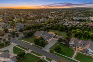 18110 E Sunnybrook Ln, Gilbert, AZ 85298 - Photo 4