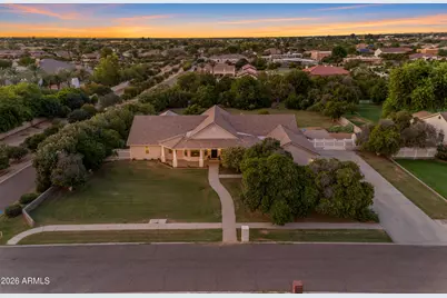 18110 E Sunnybrook Lane, Gilbert, AZ 85298 - Photo 2
