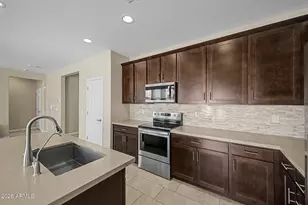 1572 E Luna Blanca Way, San Tan Valley, AZ 85140 - Photo 10