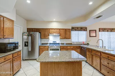 11410 W Crimson Lane, Avondale, AZ 85392 - Photo 8