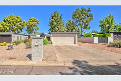 110 W Tam Oshanter Drive W, Phoenix, AZ 85023 - Photo 1