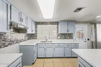 1902 N 41st Avenue, Phoenix, AZ 85009 - Photo 12