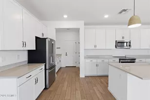 7435 N 74th Ave, Glendale, AZ 85303 - Photo 20