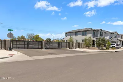 7435 N 74th Avenue, Glendale, AZ 85303 - Photo 6