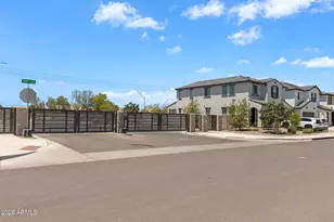 7435 N 74th Ave, Glendale, AZ 85303 - Photo 6