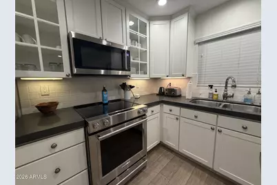 4061 E Campbell Avenue E, Phoenix, AZ 85018 - Photo 8