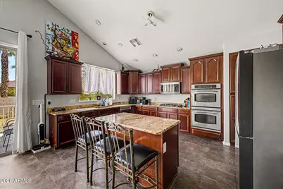 8606 W Morten Avenue, Glendale, AZ 85305 - Photo 4