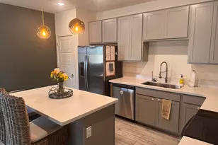 2764 E Sequoia Dr, Phoenix, AZ 85050 - Photo 4