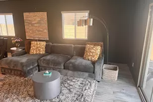 2764 E Sequoia Dr, Phoenix, AZ 85050 - Photo 6
