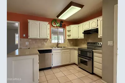 2354 E Betty Elyse Lane, Phoenix, AZ 85022 - Photo 6