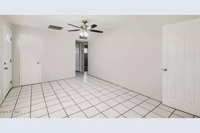 2818 W Echo Lane W, Phoenix, AZ 85051 - Photo 6