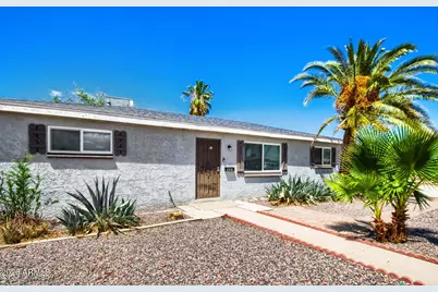 2818 W Echo Lane W, Phoenix, AZ 85051 - Photo 2