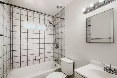 2818 W Echo Lane W, Phoenix, AZ 85051 - Photo 22